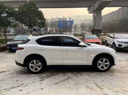 64L 탱크 용량 알파 로미오 스텔비오 Q4 스포츠 SUV 좋은 상태 최고 속도 230KM/h