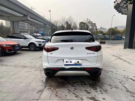64L 탱크 용량 알파 로미오 스텔비오 Q4 스포츠 SUV 좋은 상태 최고 속도 230KM/h