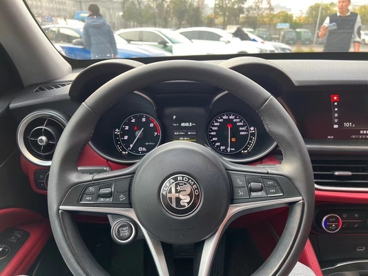 64L 탱크 용량 알파 로미오 스텔비오 Q4 스포츠 SUV 좋은 상태 최고 속도 230KM/h