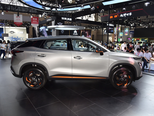4400*1830*1588mm 2022 2023 컴팩트 가솔린 SUV 1.6T 197 HP 7 DCT 체리 오모다 C5 5 자동차