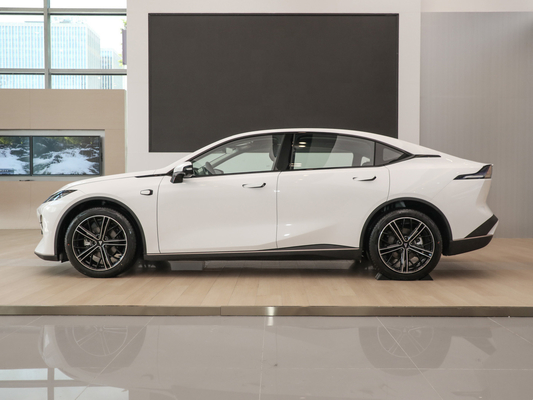 2022 장탄 SL03 리?? 배터리 전기 자동차 515km 범위 190KW 모터 전력 온라인