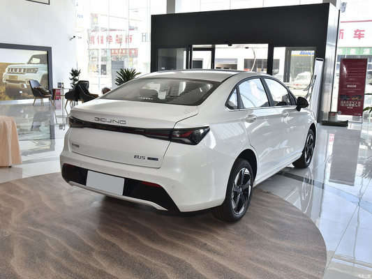 베이징 EU5 PLUS R500 전기 세단 416km 범위와 120KW 총 엔진 전력