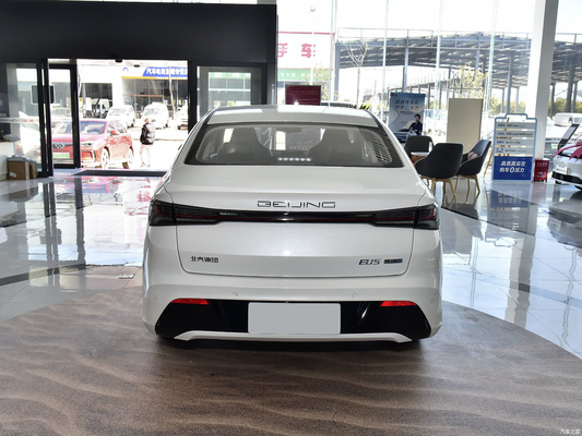 베이징 EU5 PLUS R500 전기 세단 416km 범위와 120KW 총 엔진 전력