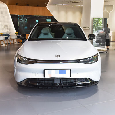 대형 우주 점프모터 C01 EV 자동차 카로 전기자동차 성인용 자동차와 R18 타이어 사이즈