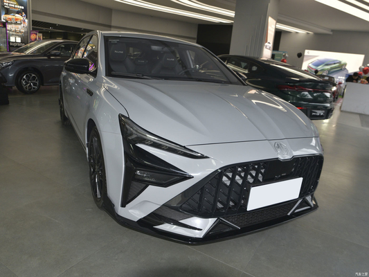 2023MG6 1.5T XLINE 5도어 5자리 해치백 5개의 에어백을 탑재한 가솔린 자동차