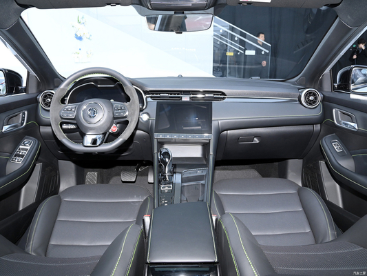 2023MG6 1.5T XLINE 5도어 5자리 해치백 5개의 에어백을 탑재한 가솔린 자동차