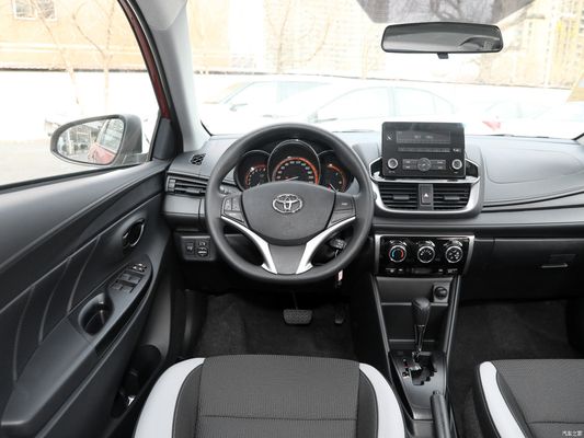 2022 도요타 YARiS L 1.5L 수동 에어컨 선도 플러스 작은 4도어 5석 SUV
