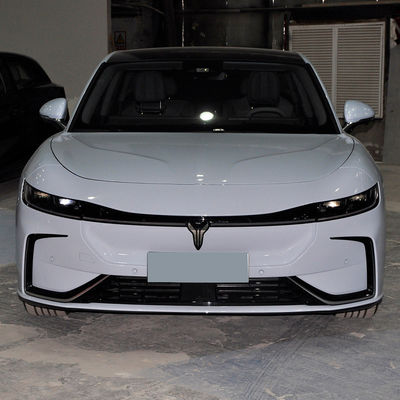 장거리 용량 375KW VOYAH 4도어 5석 세단 730km CLTC 범위