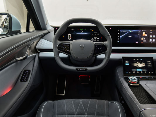 장거리 용량 375KW VOYAH 4도어 5석 세단 730km CLTC 범위