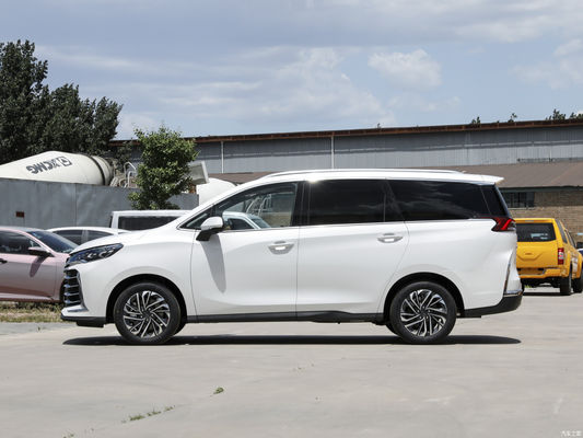 SAIC 맥수스 G50 2023 버전 7석 자동 변속기와 5개의 에어백을 갖춘 중국 자동차