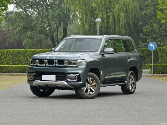BAIC BJ60 2.0T 대용량 오프로드 SUV 5석과 넓은 공간으로 제작