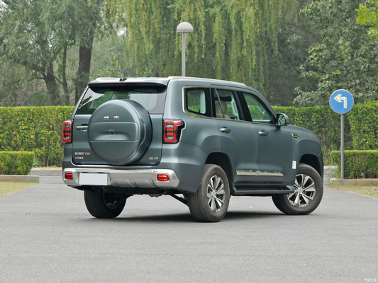 BAIC BJ60 2.0T 대용량 오프로드 SUV 5석과 넓은 공간으로 제작
