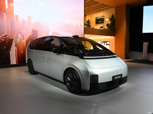 2023 MAX MPV 리 메가 오토 EVC 자동차 총 모터 전력 400KW 및 CLTC 범위 700KM