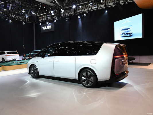 2023 MAX MPV 리 메가 오토 EVC 자동차 총 모터 전력 400KW 및 CLTC 범위 700KM