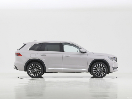 2024 지일리 몬자로 L 지칭 1.5T 5도어 5석 SUV 맥퍼슨 서스펜션