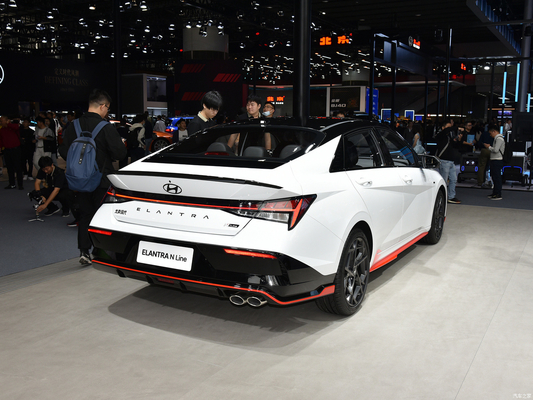 2023 현대 엘란트라 1.5L CVT 럭스 세단