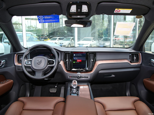 2024 볼보 XC60 B5 48V 라이트 하이브리드 4WD 고급 중형 SUV 5 좌석 6 에어백