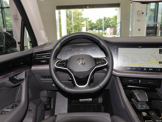 최고 성능의 투아레그 2.0T TSI 루이샤ങ് 에디션 중형 및 대형 5석 SUV