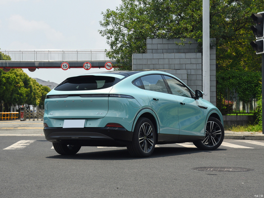 580km 장거리 755km 최고 속도 2023 Xpeng G6 전기 자동차 218KW 모터 전력