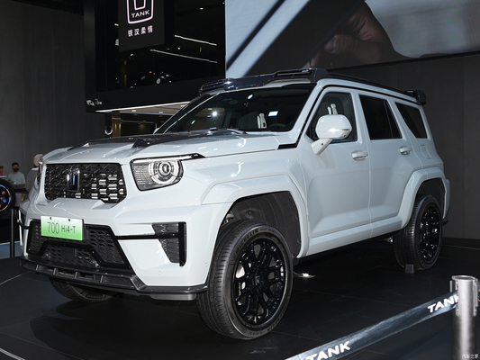 탱크 700 Hi4-T 2024 하이브리드 SUV 120KW 모터 전력 및 5 문 5 좌석 카시 구조