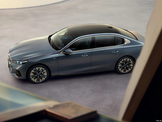 2024 BMW i5 eDrive 35L M 스포츠 패키지 567km 순수 전기 크루징 범위 및 표준