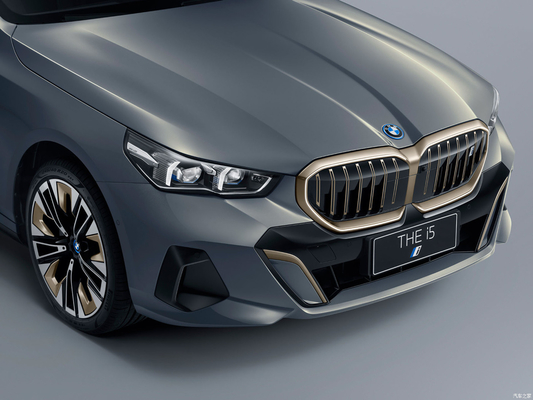 2024 BMW i5 eDrive 35L M 스포츠 패키지 567km 순수 전기 크루징 범위 및 표준