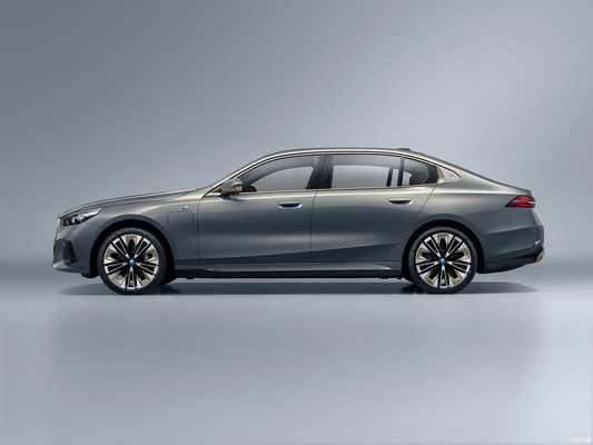 2024 BMW i5 eDrive 35L M 스포츠 패키지 567km 순수 전기 크루징 범위 및 표준