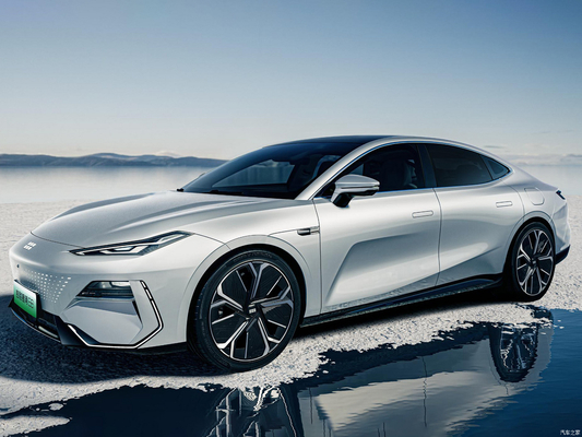 200KW 단일 모터 2024 지일리 갤럭시 인헤 E8 665km 스타쉽 보이어지 에디션 에너지 차량