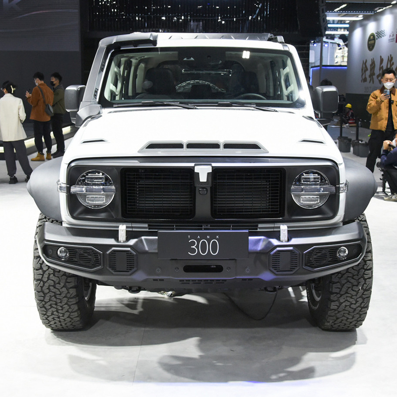 2023 GWM 오프로드 탱크 300 SUV 자동차 2.0T 가솔린 연료 4WD LED 헤드라이트가 장착