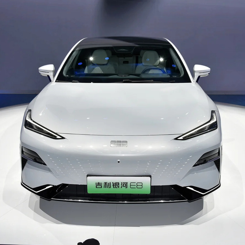 에너지 전기 기일리 갤럭시 E8 자동차 4도어 5자리 200KW 전력 및 넓은 인테리어