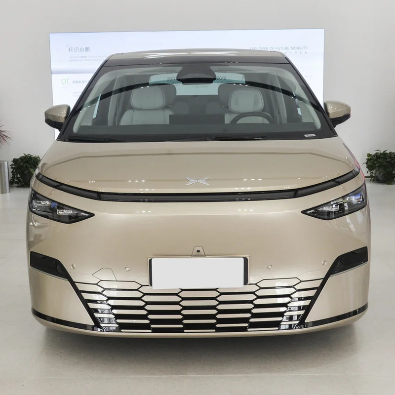 사진으로 Xpeng X9 2024 모델 702 235KW 총 모터 전력과 슈퍼 긴 배터리 수명 PRO