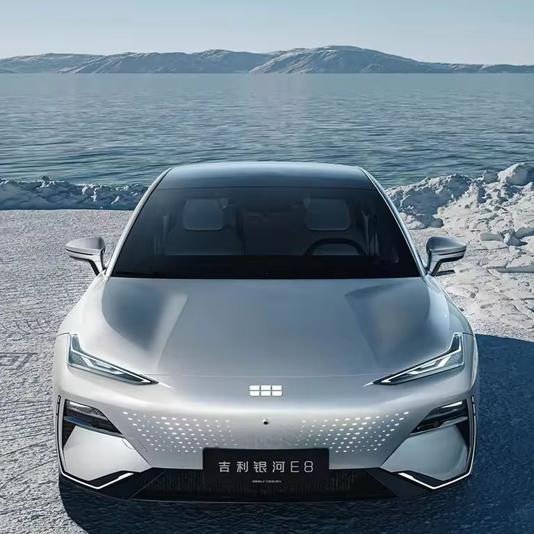 200KW 단일 모터 2024 지일리 갤럭시 인헤 E8 665km 스타쉽 보이어지 에디션 에너지 차량